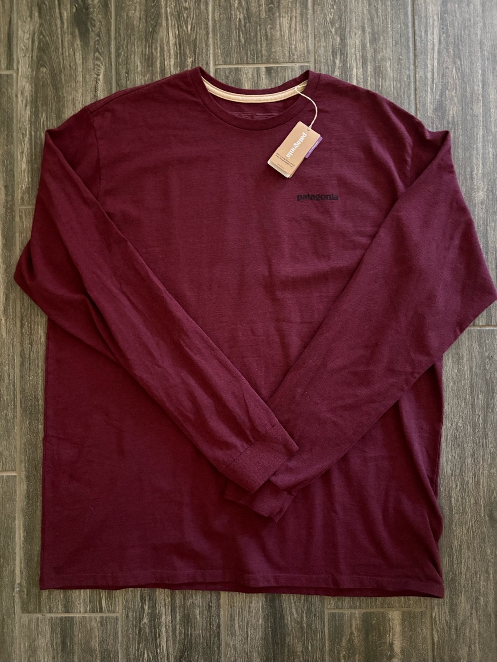 Patagonia Men's LS Responsibili-Tee- Sequoia Red size Large